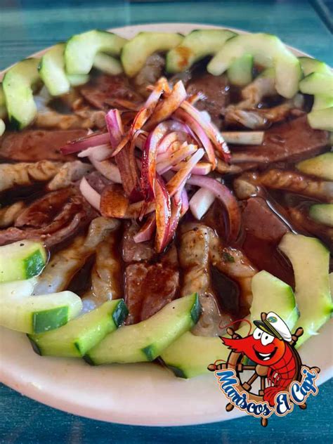 Mariscos listos para preparar en un mercado chileno