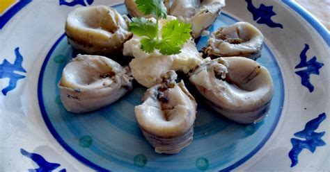Plato de locos cocidos con mayonesa casera y salsa verde
