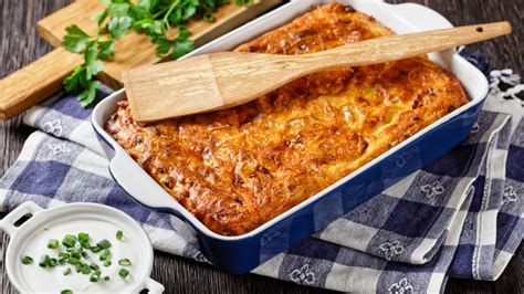 Kugel de papa horneado y dorado