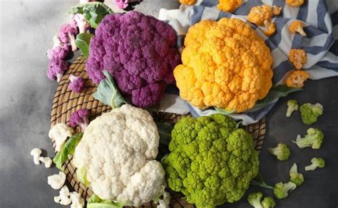 Variedades de coliflor de diferentes colores (blanca, morada, verde)