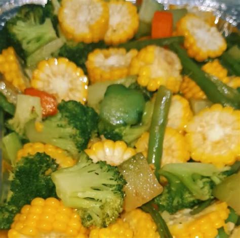 Infografía mostrando los pasos básicos para rebozar un alimento.