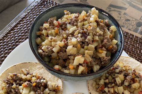 Foto de picadillo de carne molida con papas y zanahorias
