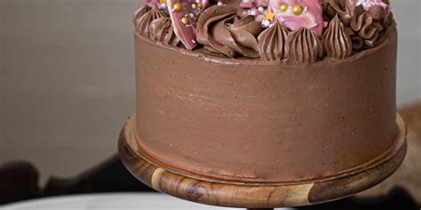 Foto de todos los ingredientes para el buttercream de chocolate