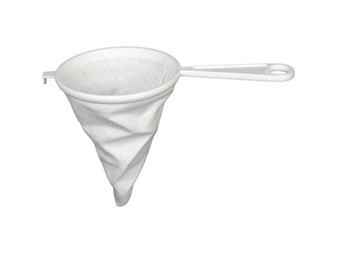 Cuenco con yogur griego y un colador con tela de quesero al fondo para ilustrar la preparación casera