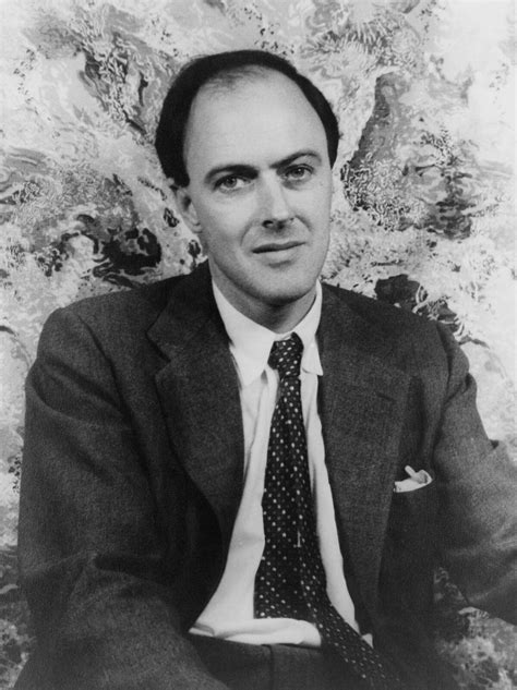 Fotografía de Roald Dahl en su etapa adulta.