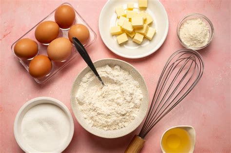 Esquema visual de los ingredientes básicos: harina, mantequilla y leche