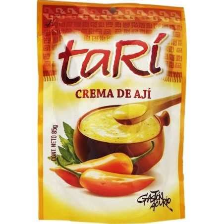 Bol de crema de ají amarillo lista para servir