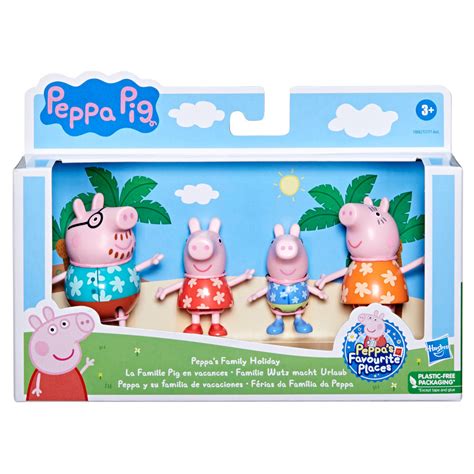 Figuras de Peppa Pig y su familia hechas de fondant o pasta de goma, secándose