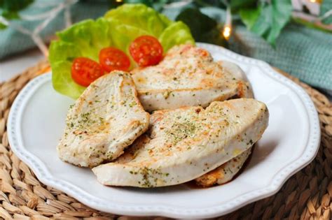 Pechuga de pavo a la plancha con variadas guarniciones