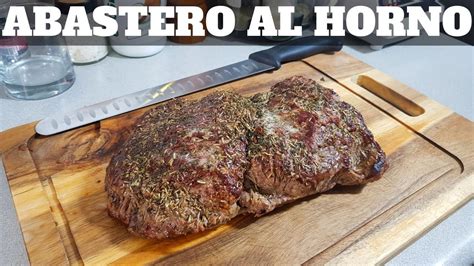 Fotografía de un corte de abastero asado a la perfección, jugoso y dorado