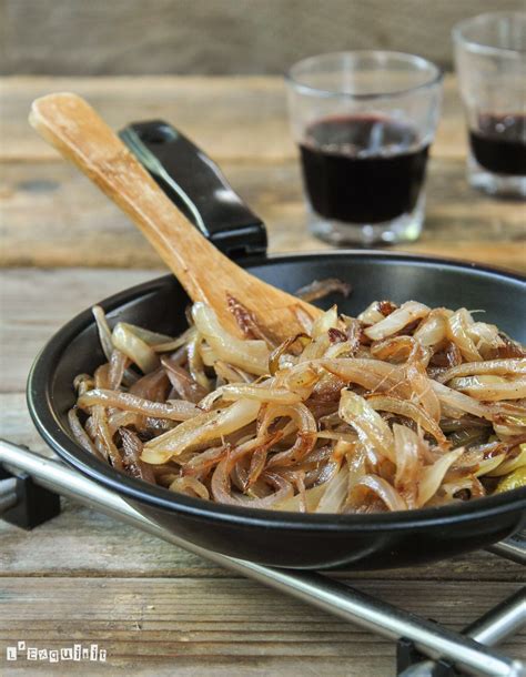 foto de hígados de pollo al vino con cebolla caramelizada