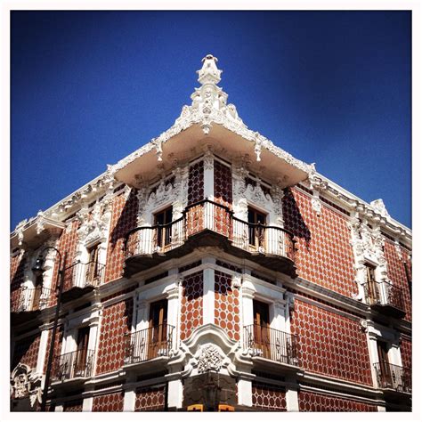 Fachada de la casona donde se ubica la pizzería La Serrana.