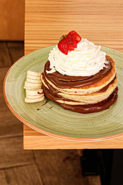 Torre de pancakes con Nutella y Oreo en Baobab.