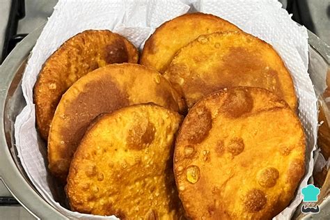 Sopaipillas chilenas recién hechas en un plato