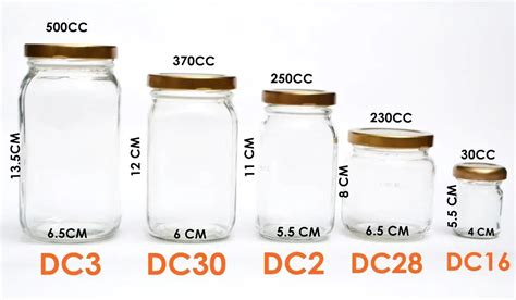 Diferentes formas y tamaños de frascos de mermelada de vidrio