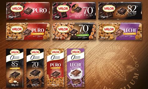 Imagen: Variedad de chocolates veganos con diferentes porcentajes de cacao y aditivos