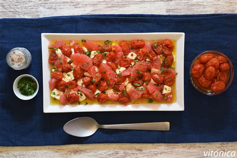 Ensalada de habas con queso feta y tomates cherry