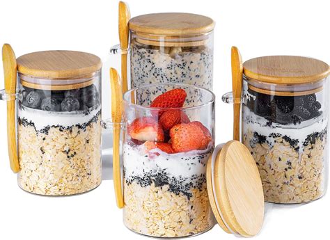 Foto de overnight oats en un frasco de vidrio