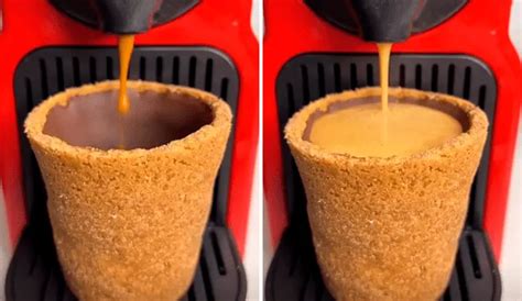 Ilustración de un café servido en un vaso comestible con latte art