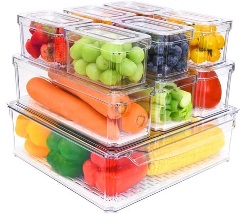 Recipientes con puré de verduras listos para congelar