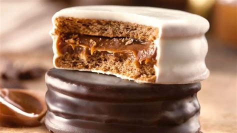 Diagrama de un alfajor artesanal, destacando la proporción del relleno y la composición de la tapita.
