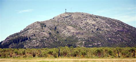 Paisaje panorámico del Cerro Pan de Azúcar al amanecer
