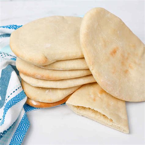 sándwich de pan pita listo para hornear