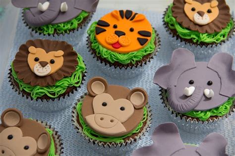 Cupcakes temáticos variados para fiestas infantiles