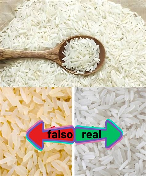 Foto conceptual de granos de arroz de plástico junto a granos de arroz natural