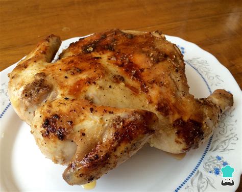 Pollo asado en horno de convección Oster, dorado y jugoso