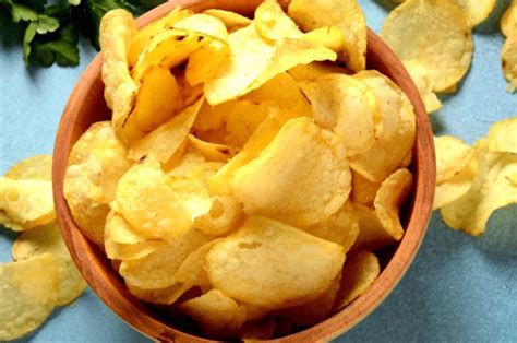 Papas fritas crujientes preparadas con la función de freidora de aire del horno Oster