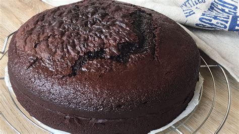 Mezcla homogénea de masa de chocolate para bizcocho