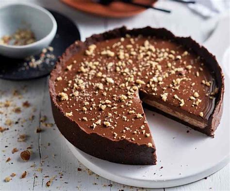foto de una tarta de avellanas chilenas y chocolate