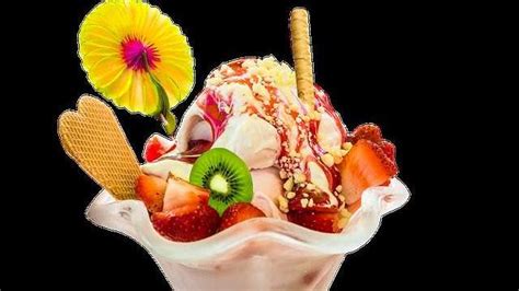 fotografía de helados chococrocantes con diferentes coberturas y toppings