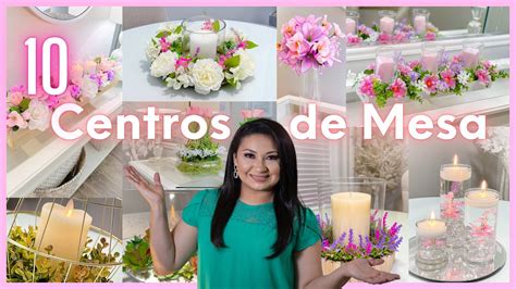 Detalle de centros de mesa artesanales hechos con bombones, paletas y recipientes de vidrio decorados