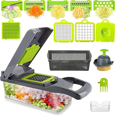 Primer plano de las cuchillas afiladas del cortador de verduras, mostrando su material de alta calidad.
