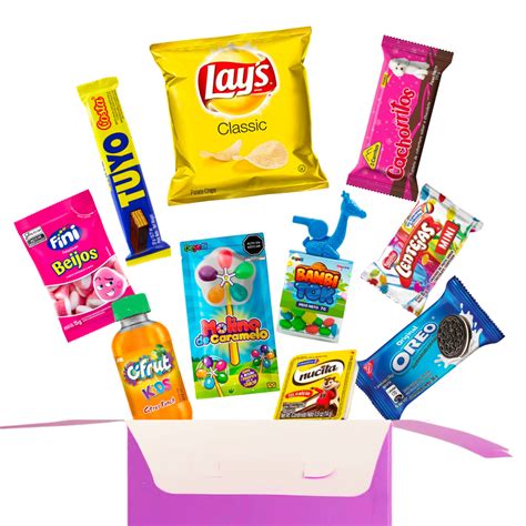 Estación interactiva de dulces con diversas golosinas y bolsas