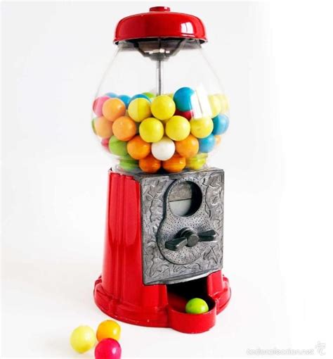 Máquina de chicles vintage como exhibidor de dulces