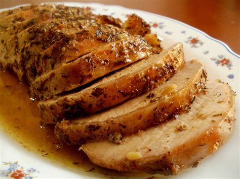 Lomo de cerdo asado y cortado en lonchas finas