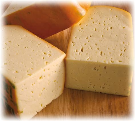 Foto de queso Chanco de Chile, mostrando su corteza