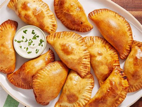Imagen de empanadas artesanales variadas