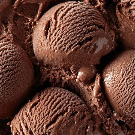 Esquema visual que muestra maridajes sugeridos: helado de chocolate con sal marina, helado de vainilla con licor de café y sorbete de frutas con hierbabuena.