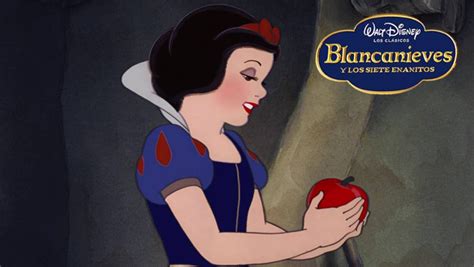 Ilustración icónica de Blancanieves ofreciendo o mordiendo una manzana roja brillante, rodeada por los siete enanitos.