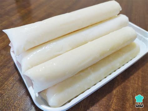 Bolis de leche caseros en proceso de preparación