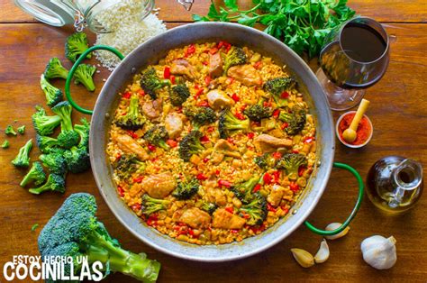 Plato de arroz con pavo y verduras