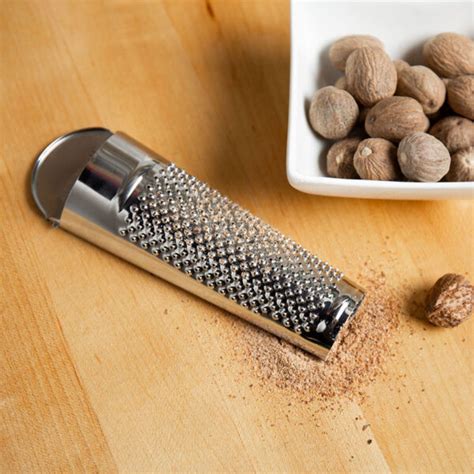 Rallador de nuez moscada de diseño elegante en acero inoxidable