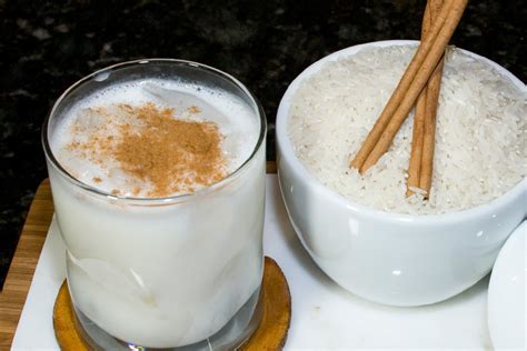 Esquema comparativo de ingredientes y tiempos de preparación para chicha de arroz y chicha de pasta