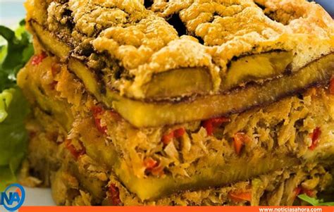 Ilustración de un pastel de chucho tradicional venezolano, mostrando las capas de plátano, pescado y queso