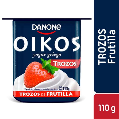 Palitos de frutilla con trozos de fruta fresca