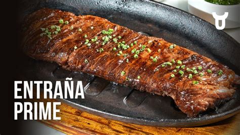 Fotografía de una entraña a la parrilla con corte transversal
